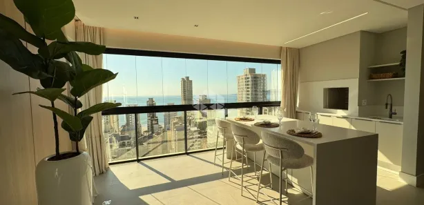 Apartamento com 3 Quartos à venda, 137m² no Meia Praia, Itapema