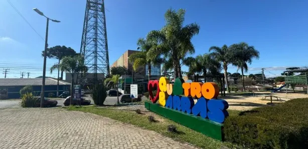 Conjunto Comercial / Sala para alugar, 22m² no Centro, Quatro Barras