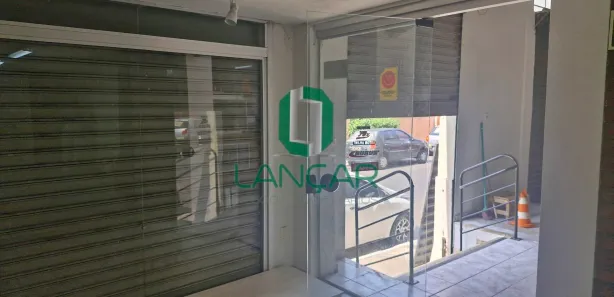 Loja / Salão / Ponto Comercial para alugar, 180m² no Centro, Vespasiano