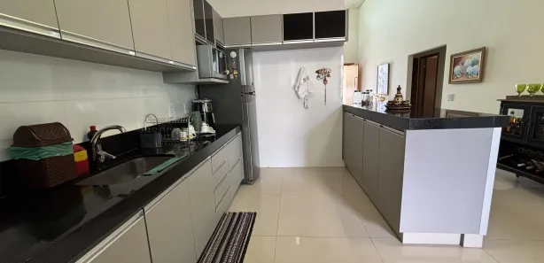 Casa de Condomínio com 3 Quartos à venda, 216m² no Residencial Condomínio Jardim Veneza, Senador Canedo