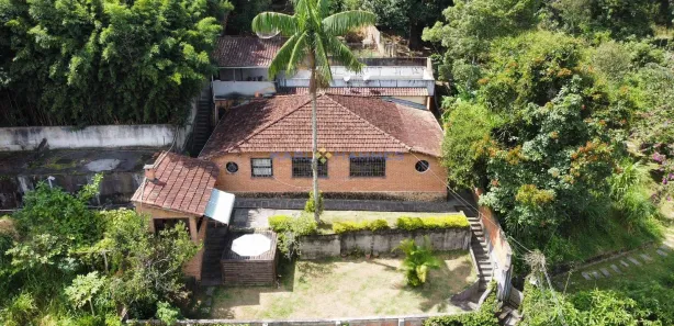 Casa com 5 Quartos à venda, 110m² no Carangola, Petrópolis