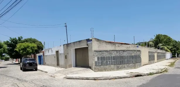Casa com 3 Quartos à venda, 450m² no Aeroporto, Aracaju