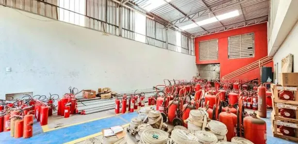 Galpão / Depósito / Armazém à venda, 300m² no Bom Pastor, Divinópolis