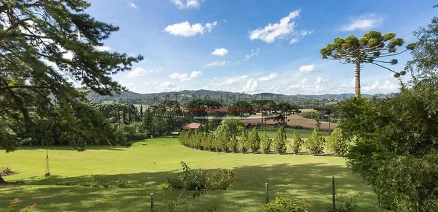 Fazenda / Sítio / Chácara com 4 Quartos à venda, 1140m² no Botiatuba, Almirante Tamandaré