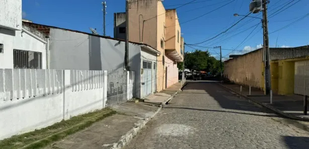Loja / Salão / Ponto Comercial com 1 Quarto à venda, 100m² no , Condado