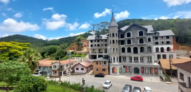 Terreno / Lote / Condomínio à venda, 1500m² no Centro, São Pedro de Alcântara
