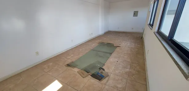 Conjunto Comercial / Sala para alugar, 42m² no Jardim Vinte e Cinco de Agosto, Duque de Caxias