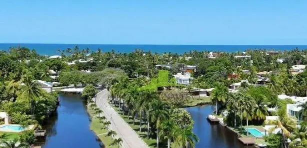 Casa de Condomínio com 5 Quartos à venda, 1000m² no Jardim Limoeiro, Camaçari