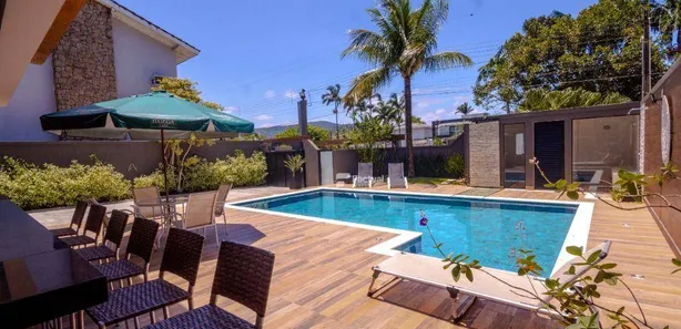 Casa de Condomínio com 6 Quartos para alugar, 390m² no Jardim Acapulco, Guarujá