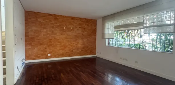 Sobrado com 3 Quartos para venda ou aluguel, 220m² no Vila Madalena, São Paulo