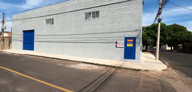 Galpão / Depósito / Armazém para alugar, 325m² no Planalto, Araçatuba