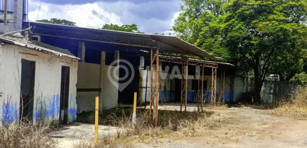 Galpão / Depósito / Armazém para venda ou aluguel, 348m² no Jardim da Luz, Itatiba