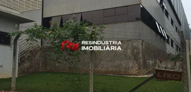 Galpão / Depósito / Armazém à venda, 2400m² no , Araçariguama