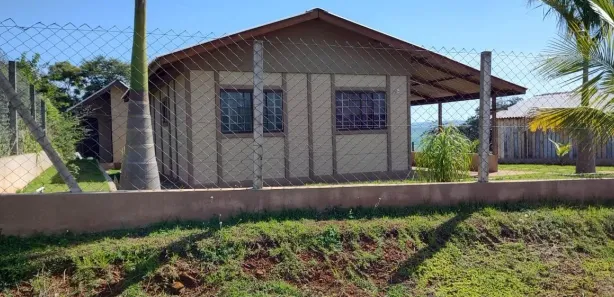 Fazenda / Sítio / Chácara com 2 Quartos à venda, 77m² no , Sertanópolis