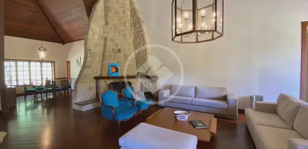 Casa de Condomínio com 3 Quartos para venda ou aluguel, 390m² no Quebra Frascos, Teresópolis
