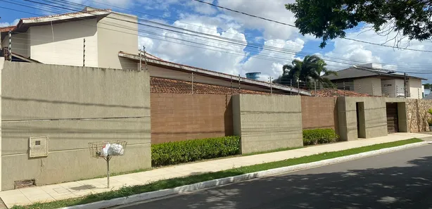 Casa com 6 Quartos à venda, 600m² no Novo Horizonte, Arapiraca