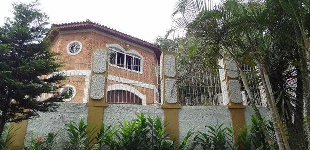 Fazenda / Sítio / Chácara com 4 Quartos à venda, 900m² no Parque Botujuru, São Bernardo do Campo