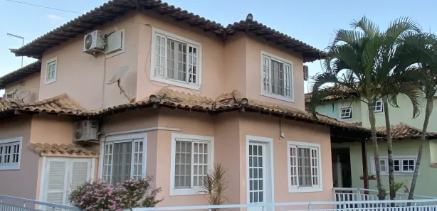 Casa de Condomínio com 3 Quartos para alugar, 105m² no Jardim Campomar, Rio das Ostras