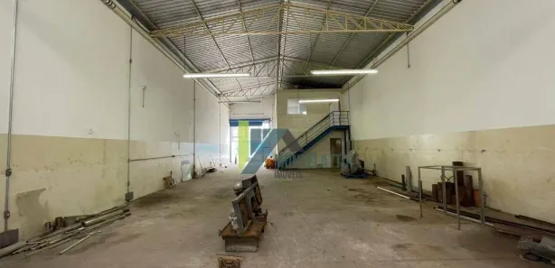 Galpão / Depósito / Armazém para venda ou aluguel, 271m² no Aglomeração Urbana de Jundiaí, Louveira