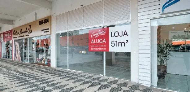 Loja / Salão / Ponto Comercial para alugar, 51m² no Bacacheri, Curitiba