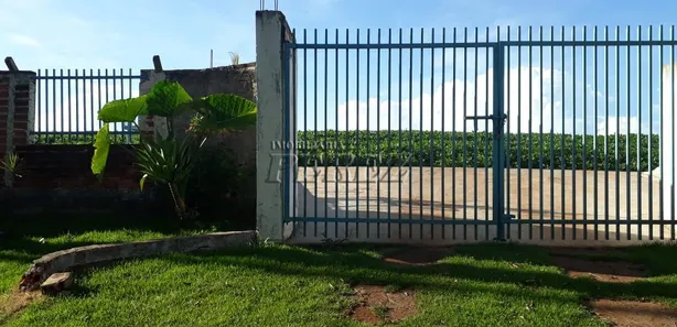 Casa com 2 Quartos para alugar, 1600m² no , Sertanópolis