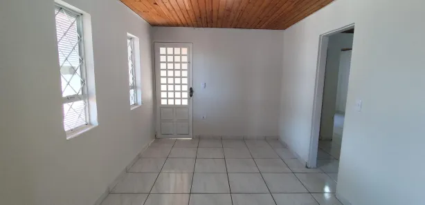 Casa com 3 Quartos para alugar, 200m² no Núcleo Bartholomeu Bueno de Miranda, Presidente Prudente