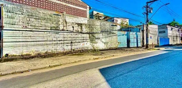 Galpão / Depósito / Armazém à venda, 2700m² no Ilha da Conceição, Niterói