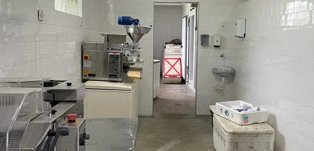 Galpão / Depósito / Armazém à venda, 566m² no Guaratiba, Rio de Janeiro