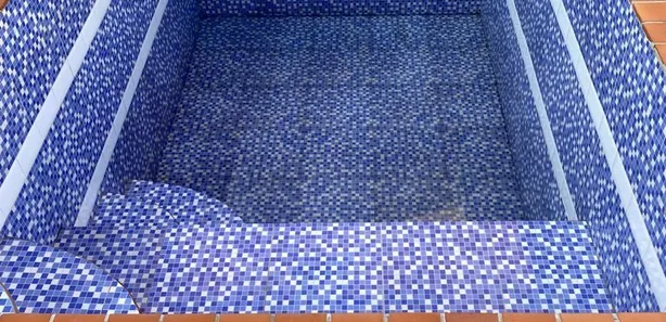 Sobrado com 3 Quartos à venda, 425m² no Vila Dona Fina, Campo Largo