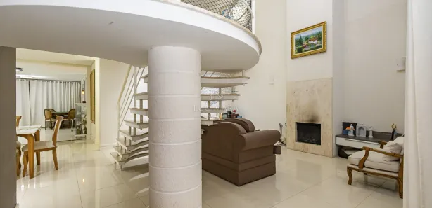 Casa com 4 Quartos para alugar, 316m² no Jardim Social, Curitiba