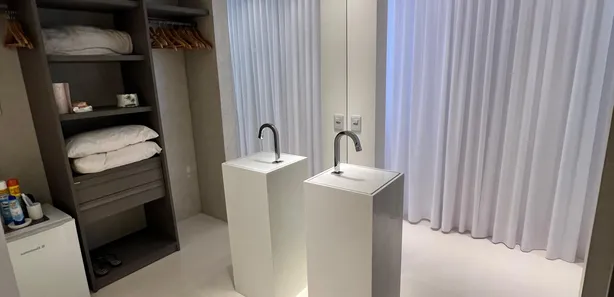 Casa de Condomínio com 5 Quartos à venda, 700m² no Busca Vida (Abrantes), Camaçari