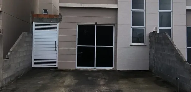 Casa de Condomínio com 2 Quartos para venda ou aluguel, 49m² no Papagaio, Feira de Santana