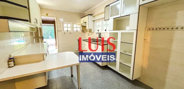Casa de Condomínio com 3 Quartos para alugar, 300m² no Várzea das Moças, Niterói