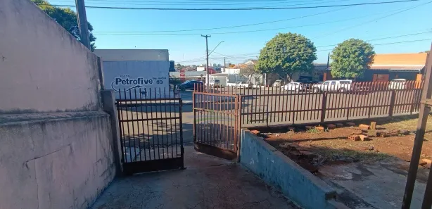 Casa com 3 Quartos para venda ou aluguel, 90m² no Leonor, Londrina