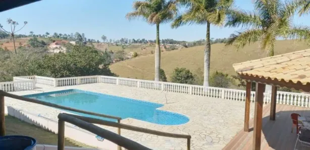 Fazenda / Sítio / Chácara com 2 Quartos à venda, 550m² no , Igaratá