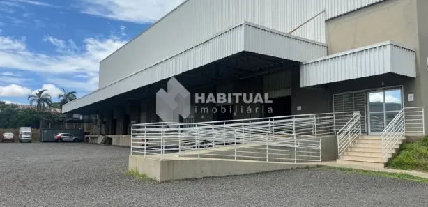 Galpão / Depósito / Armazém à venda, 2106m² no Distrito Industrial, Uberlândia