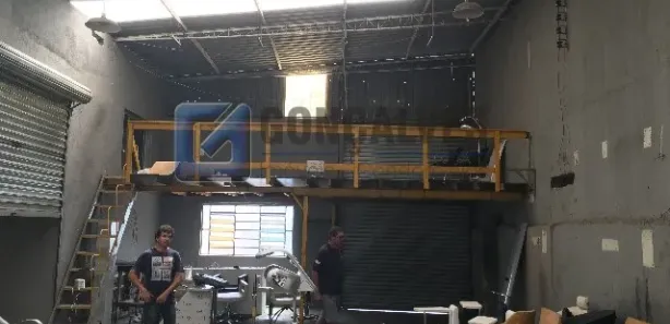 Galpão / Depósito / Armazém para alugar, 915m² no Piraporinha, Diadema