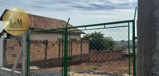 Terreno / Lote / Condomínio à venda, 358m² no Centro, Assis