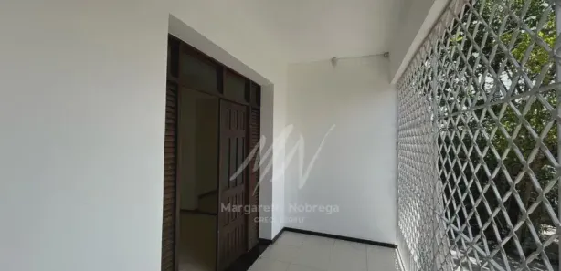 Casa com 4 Quartos à venda, 245m² no Palmeira, Campina Grande