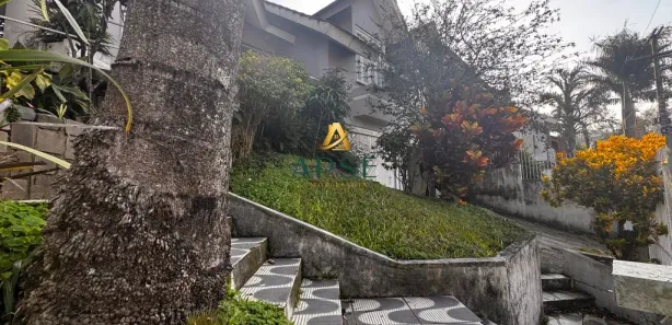 Sobrado com 3 Quartos à venda, 185m² no Nossa Senhora das Graças, Canoas