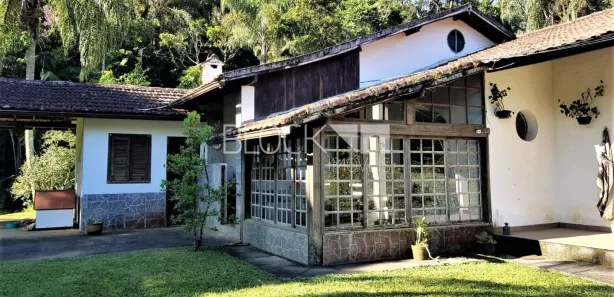 Fazenda / Sítio / Chácara com 3 Quartos à venda, 774m² no Ipiabas, Barra do Piraí