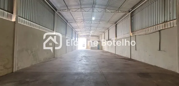Galpão / Depósito / Armazém à venda, 350m² no Nossa Senhora das Graças, Uberlândia