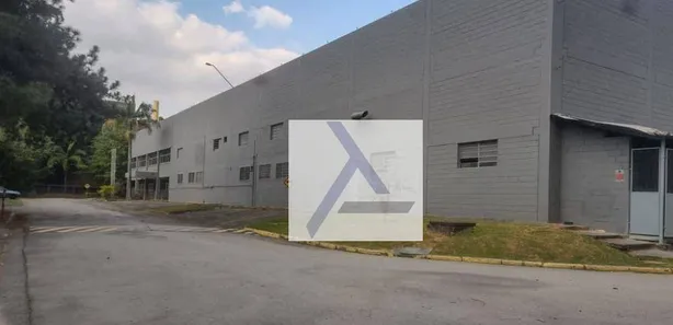 Galpão / Depósito / Armazém para venda ou aluguel, 7669m² no Jardim Itaquiti, Barueri