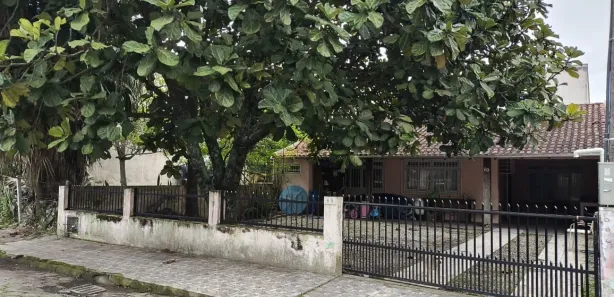 Terreno / Lote / Condomínio com 1 Quarto à venda, 80m² no , 