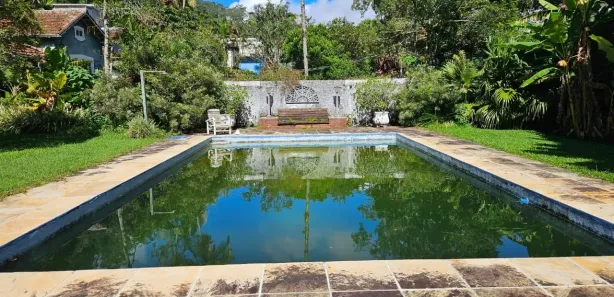 Casa com 4 Quartos para alugar, 800m² no Castelanea, Petrópolis