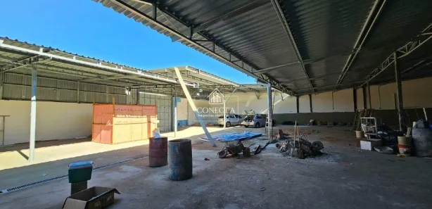 Galpão / Depósito / Armazém à venda, 850m² no Brasil, Uberlândia