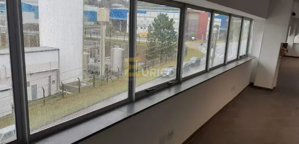 Galpão / Depósito / Armazém para alugar, 690m² no Distrito Industrial Alfredo Relo, Itatiba
