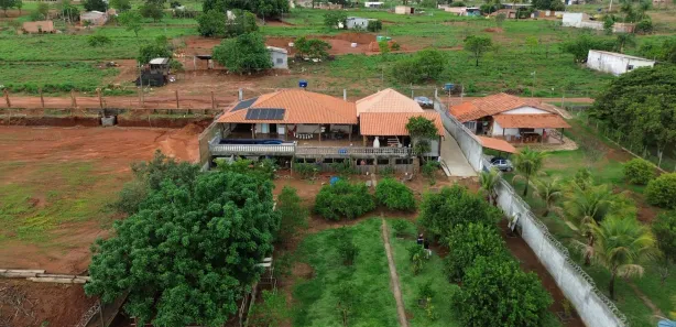 Fazenda / Sítio / Chácara com 5 Quartos para venda ou aluguel, 507m² no , Hidrolândia