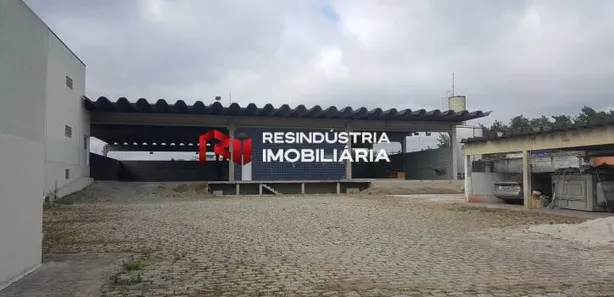 Galpão / Depósito / Armazém para alugar, 700m² no Vila Caldas, Carapicuíba