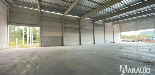 Galpão / Depósito / Armazém para alugar, 750m² no Machados, Navegantes